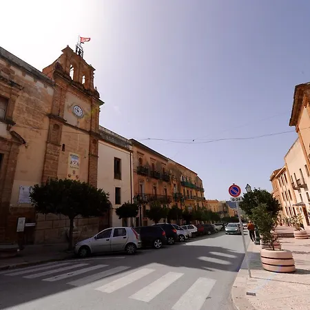 Il Cortile Del Marchese Beccadelli * Sambuca di Sicilia
